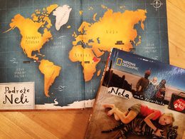 zdjęcie mapy i książki Nela mała reporterka książki dla dziewczynek czy książki dla dzieci